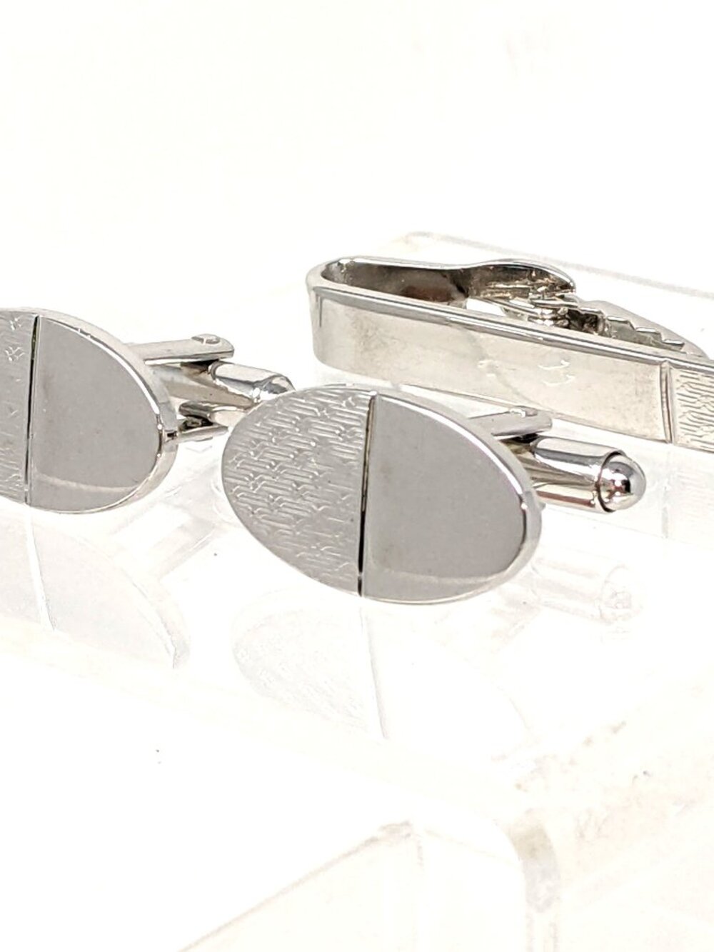 VTG Shields Cufflinks tie clip set Silver Tone Oval Textured signed Retro MCM